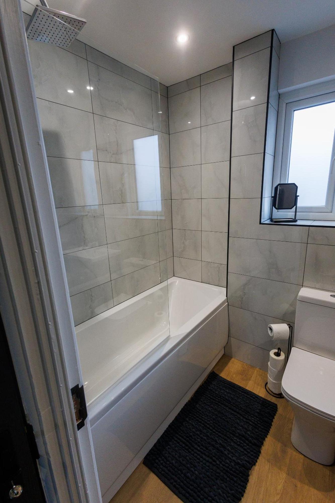 Uber Stylish 3 Bedroom Home Off Road Parking Near Town Centre And Bike Park Wales Merthyr Tydfil Zewnętrze zdjęcie