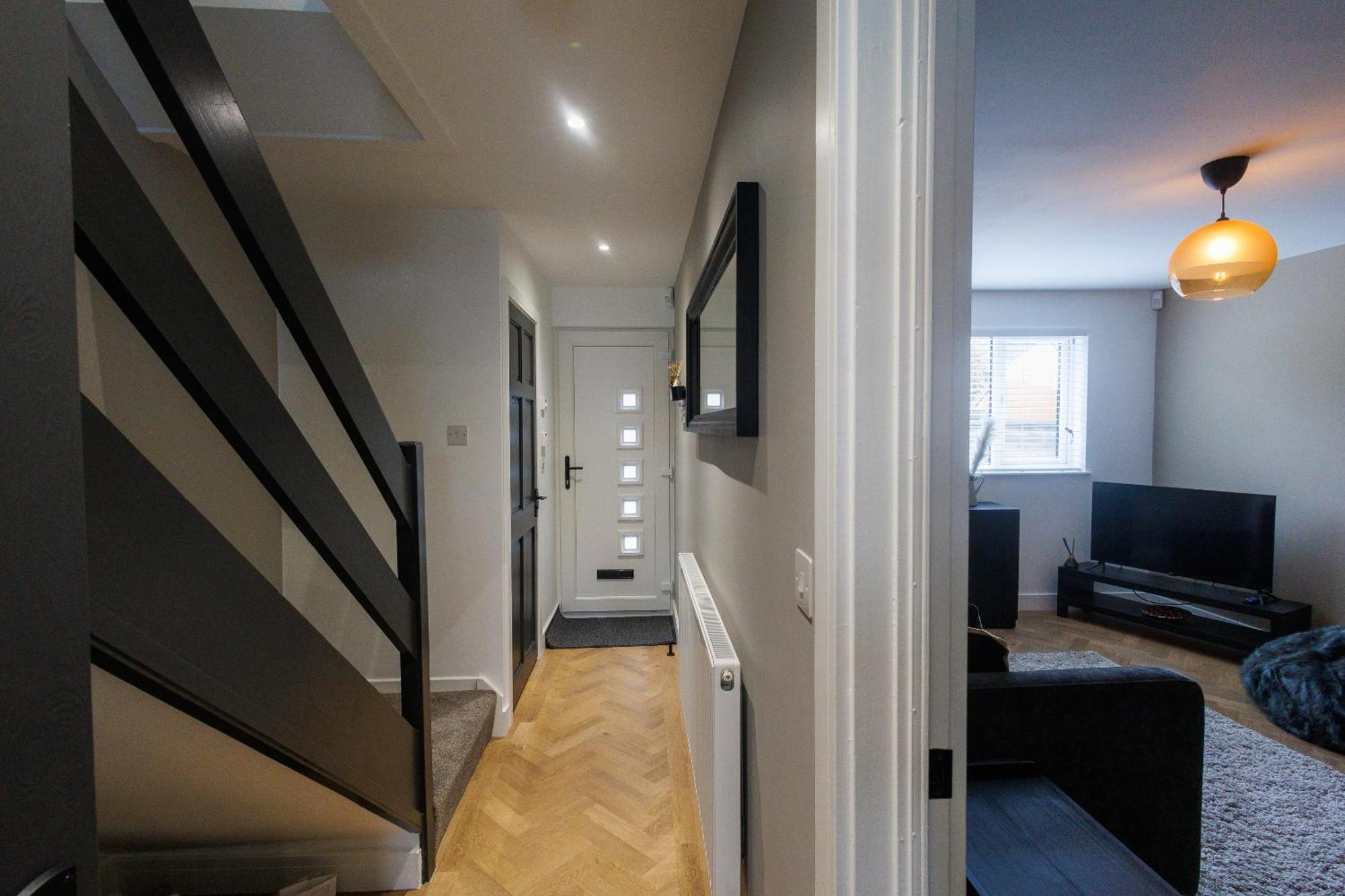 Uber Stylish 3 Bedroom Home Off Road Parking Near Town Centre And Bike Park Wales Merthyr Tydfil Zewnętrze zdjęcie