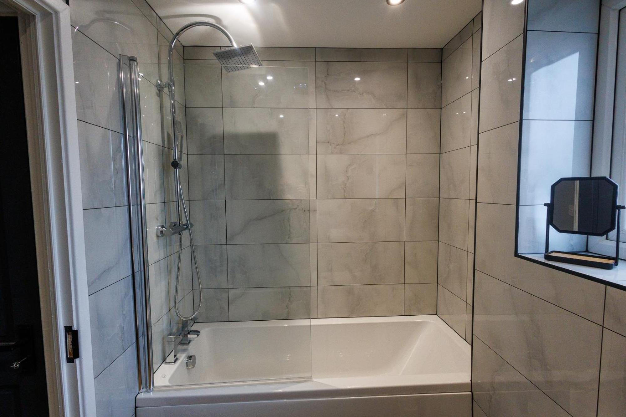 Uber Stylish 3 Bedroom Home Off Road Parking Near Town Centre And Bike Park Wales Merthyr Tydfil Zewnętrze zdjęcie