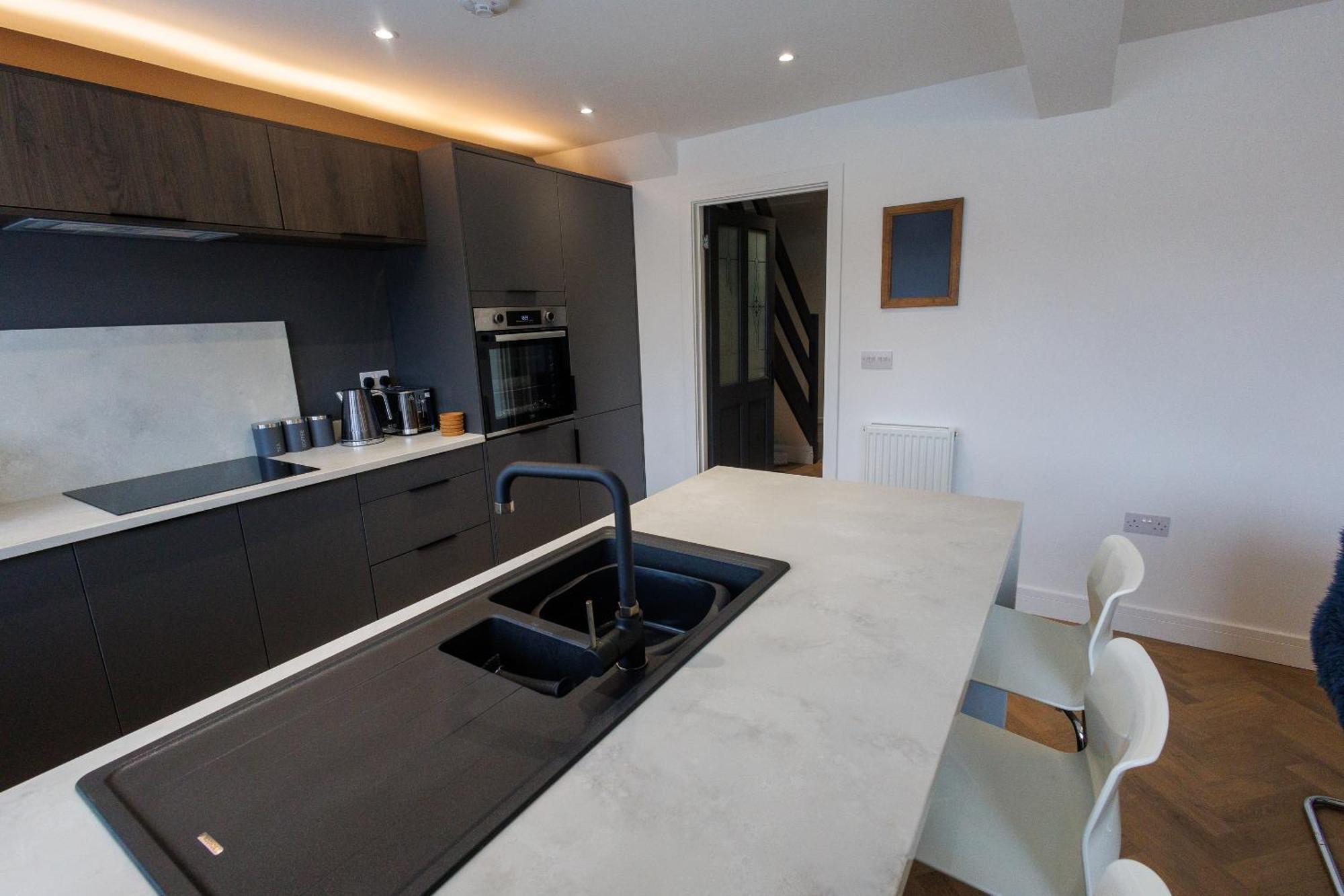 Uber Stylish 3 Bedroom Home Off Road Parking Near Town Centre And Bike Park Wales Merthyr Tydfil Zewnętrze zdjęcie